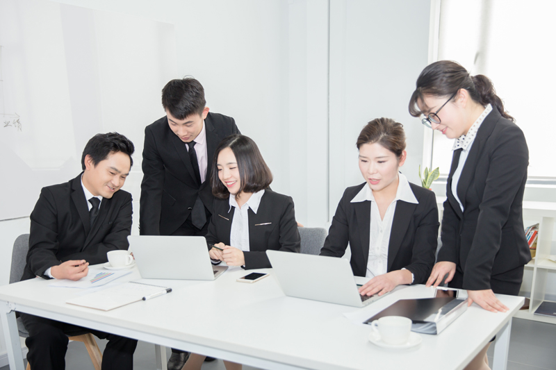 燦源裝飾設(shè)計(jì)團(tuán)隊(duì)簡(jiǎn)介 為客戶打造適合的辦公空間